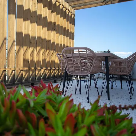 Aonia Luxurious Modern Boutique Apartment *