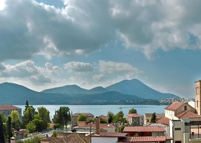 Aonia Luxurious Modern Boutique Apartment *