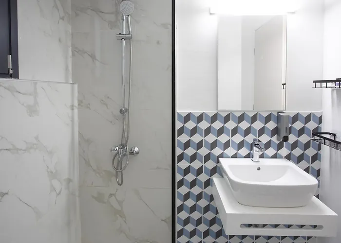 Aonia Luxurious Modern Boutique *