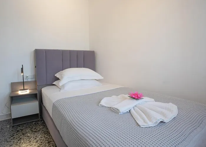 Aonia Luxurious Modern Boutique Apartment *