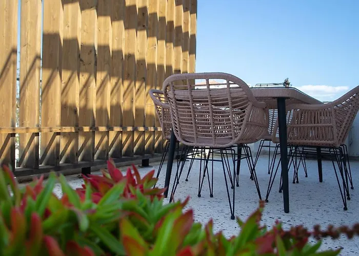 Aonia Luxurious Modern Boutique Apartment *